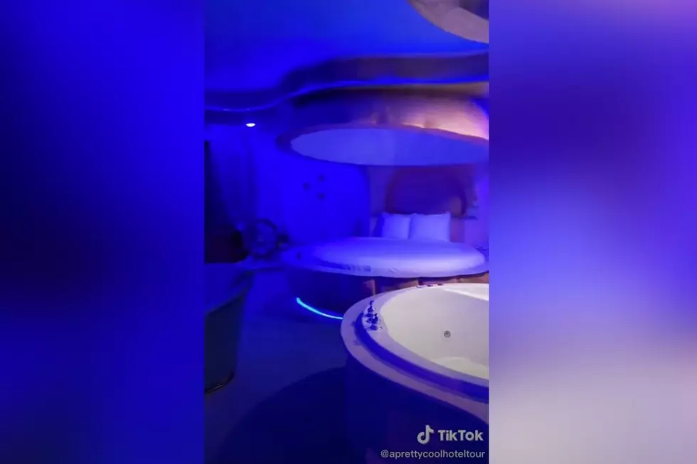 Illinois’ Best Western Has Secret Themed Rooms You Can Stay in